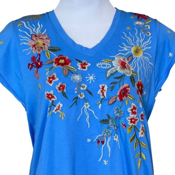 Johnny Was Lissa Bright Blue Flutter Sleeve Floral Embroidered Tee XXS NWT - Picture 3 of 10